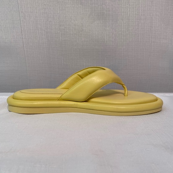 Gia Borghini Women's Yellow Leather Thong Slide Sandals Size US 9/ EU 39 $475 - Picture 9 of 16